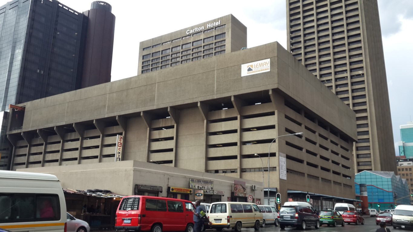 Carlton Parking Garage and Sky Rink Heritage Portal 2016.jpg The